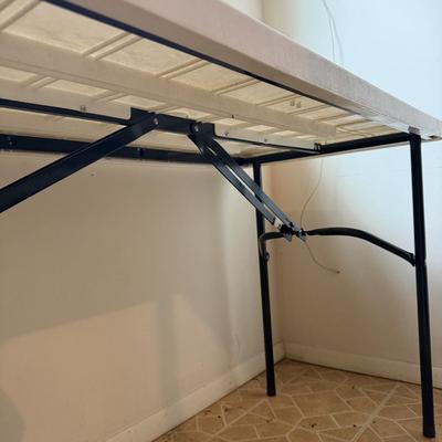 Plastic Shelves & Two Tables (B3-MG)