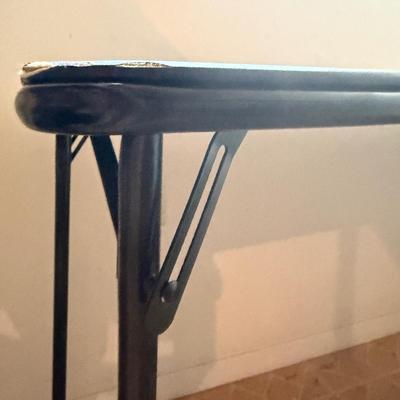 Plastic Shelves & Two Tables (B3-MG)