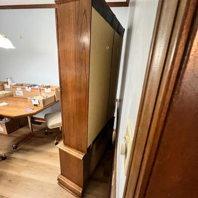 Webb Two Piece Display Cabinet With Lights (K-RG)