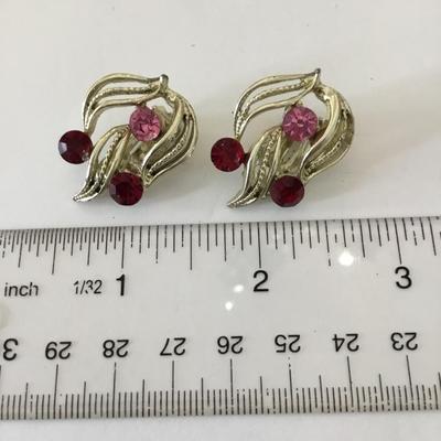 Vintage gold tone rhinestone clip on statement earrings