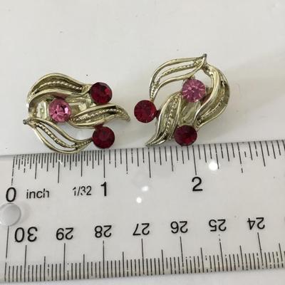 Vintage gold tone rhinestone clip on statement earrings
