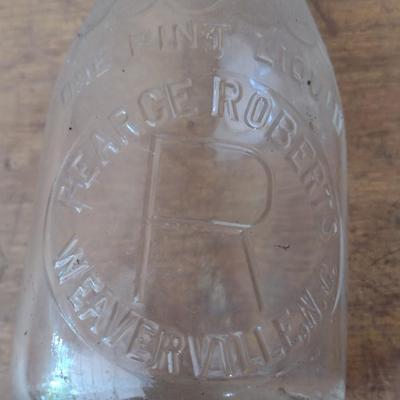 Vintage Pearce Roberts Dairy Weaverville, NC Pint Glass Milk Bottle (#18)