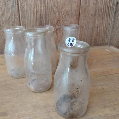 Set of Five Vintage Biltmore Dairy Farm Half Pint Glass Milk Bottles (#22)