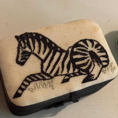 Lefton, Fitz & Floyd and More Animal Trinket Boxes (B3-SS)