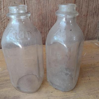 Pair of Vintage Biltmore Dairy Farm One Quart Glass Milk Bottles (#28)