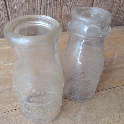 Pair of Vintage Biltmore Dairy Farm Half Pint Glass Milk Bottles (#32)