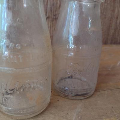 Pair of Vintage Biltmore Dairy Farm Half Pint Glass Milk Bottles (#32)