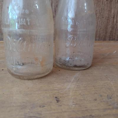 Pair of Vintage Biltmore Dairy Farm Half Pint Glass Milk Bottles (#32)