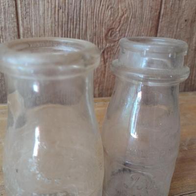 Pair of Vintage Biltmore Dairy Farm Half Pint Glass Milk Bottles (#32)