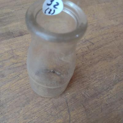 Pair of Vintage Biltmore Dairy Farm Half Pint Glass Milk Bottles (#32)