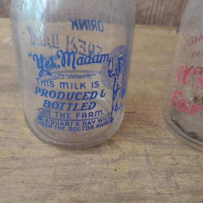 Pair of Vintage Painted Logo Dairy Half Pint Glass Milk Bottles Eden Dairy and Mary's Grove (#48)