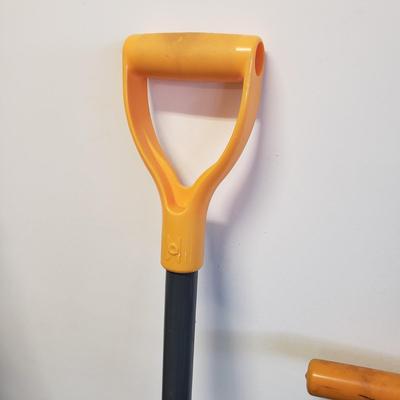 Truper Yard Tools, Pots, Bird Feeder and Wind Chime