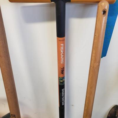 Truper Yard Tools, Pots, Bird Feeder and Wind Chime