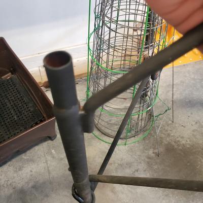 Truper Yard Tools, Pots, Bird Feeder and Wind Chime