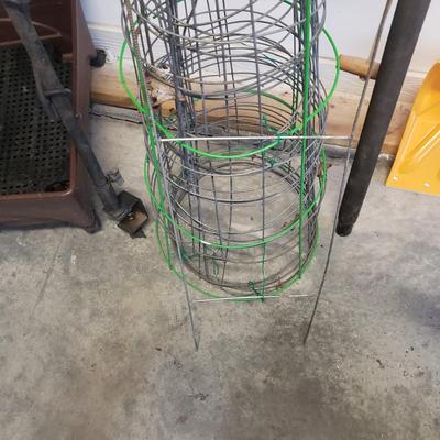 Truper Yard Tools, Pots, Bird Feeder and Wind Chime