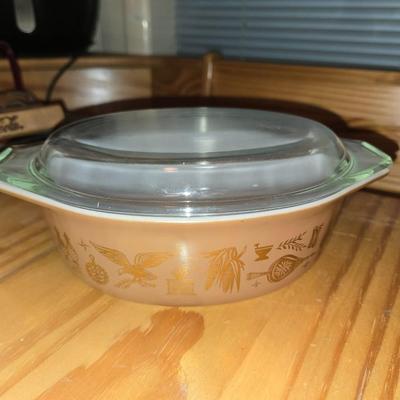 Early American Pattern Pyrex 1.5qt