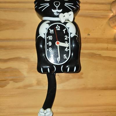 Cat clock