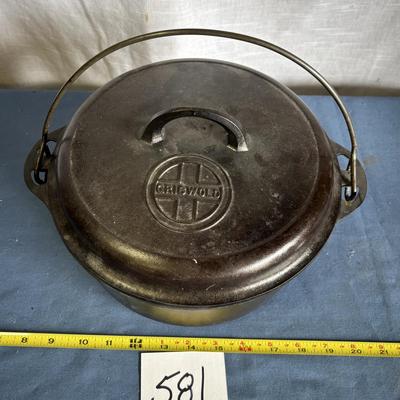 Griswold Cast Iron #8 Dutch Oven