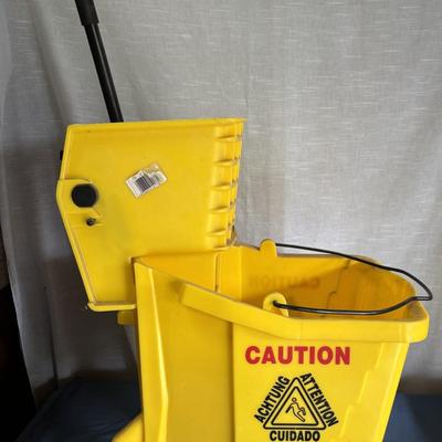 Rubbermaid Mop Bucket
