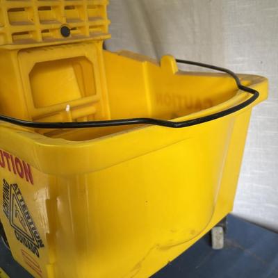 Rubbermaid Mop Bucket