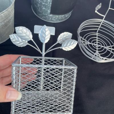 4 Metal/Tin Displays some Chalkboard