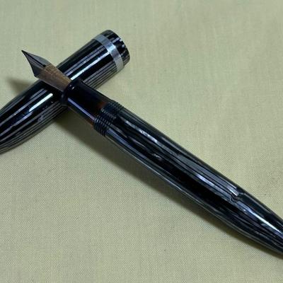 Antique Sheaffer's Fountain Pen 14K Nib Gray and Black 50's ish