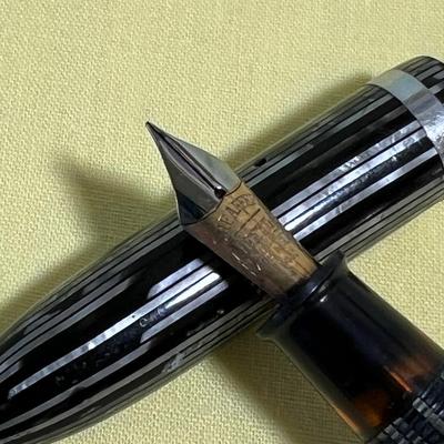 Antique Sheaffer's Fountain Pen 14K Nib Gray and Black 50's ish