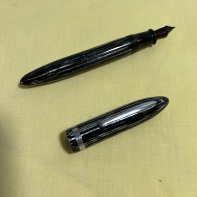 Antique Sheaffer's Fountain Pen 14K Nib Gray and Black 50's ish