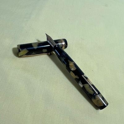 Antique Sheaffer's Fountain Pen  NOT MARKED Black Tortoise shell look. 