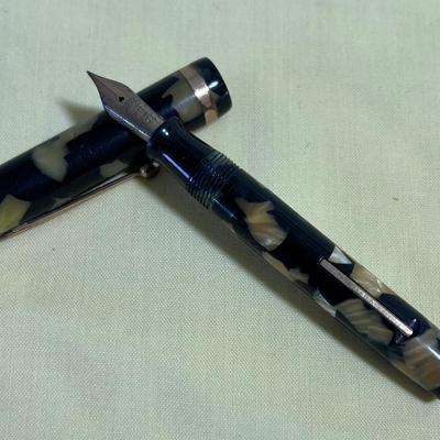 Antique Sheaffer's Fountain Pen  NOT MARKED Black Tortoise shell look. 