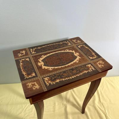 Musical Sewing Table, Pretty! Made in Italy 
