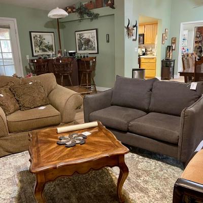 Sale Photo Thumbnail #2: Living room