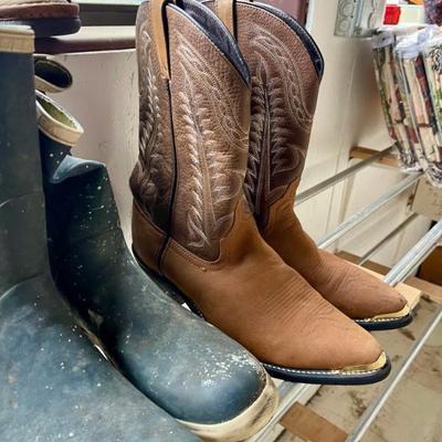 Sale Photo Thumbnail #72: Men’s boots 