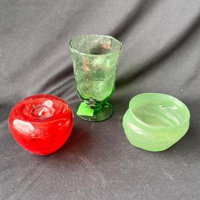 Lot 96 Modernism Glass lot