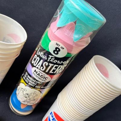Lot 99 Vintage Plastic ware Pic Nic items