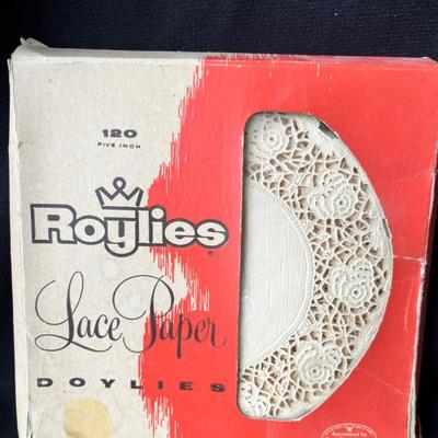 Lot 98 Vintage Kitchen Items