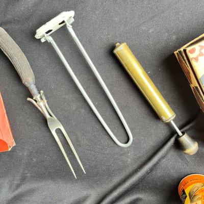 Lot 98 Vintage Kitchen Items