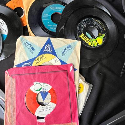 Lot 103 45 Records collection