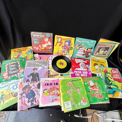 Lot 106 Childrens 45 records