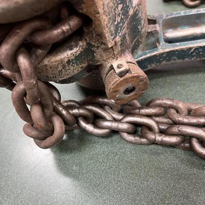 Sale Photo Thumbnail #992: Chisholm Moore Hoist Model B Puller.  1 & 1/2 ton Chain Hoist.  Made in  the USA.  Tonawanda, NY