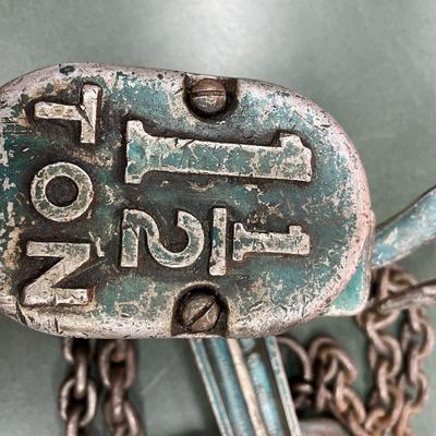 Sale Photo Thumbnail #996: Chisholm Moore Hoist Model B Puller.  1 & 1/2 ton Chain Hoist.  Made in  the USA.  Tonawanda, NY