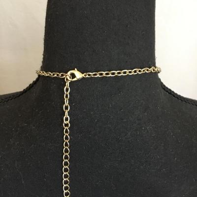 Very nice statement necklace rhinestone