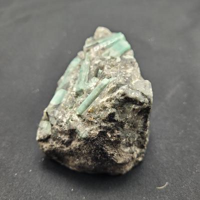 Large Natural Rough Emerald Stones (D-EL)