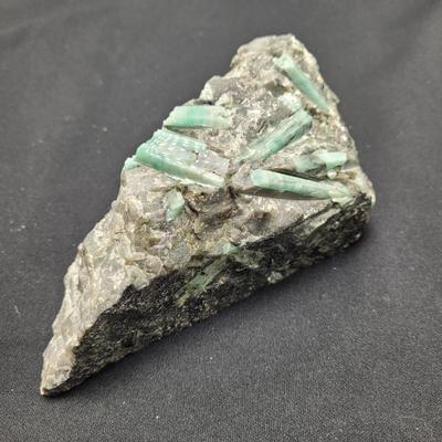 Large Natural Rough Emerald Stones (D-EL)