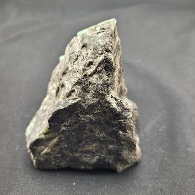 Large Natural Rough Emerald Stones (D-EL)