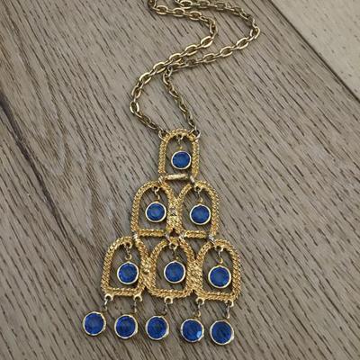 Beautiful vintage crystal chandelier drop statement necklace