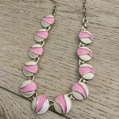 Beautiful vintage choker necklace