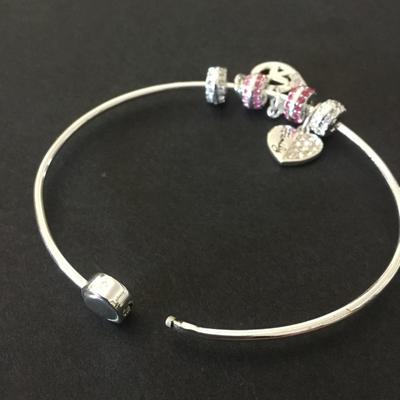 Super cute Silver tone very nice crystal rhinestone bangle bracelet