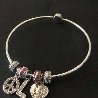 Super cute Silver tone very nice crystal rhinestone bangle bracelet