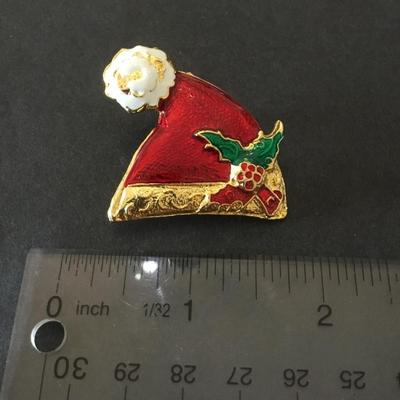 Beautiful, vintage, gold tone, ready normal Santa Claus hat, brooch